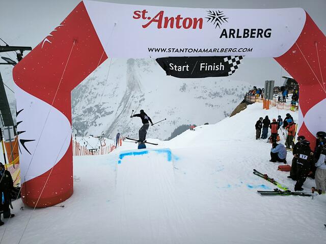 Trotz der widrigen Wetterverhältnisse zeigten die Teilnehmer beeindruckende Leistungen. | Foto: Ski-Club Arlberg