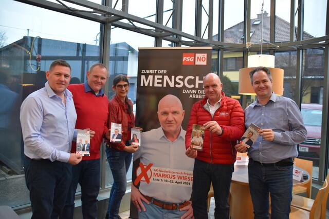 Wahlkampf-Auftakt der FSG-Fraktion in Wieselburg: AKNÖ-Präsident und Spitzenkandidat Markus Wieser (2.v.r.) mit den Bezirksvertretern Andreas Essletzbichler, Thomas Matuska, Christa Steinberger und Kammerrat Christian Fußthaler | Foto: Roland Mayr