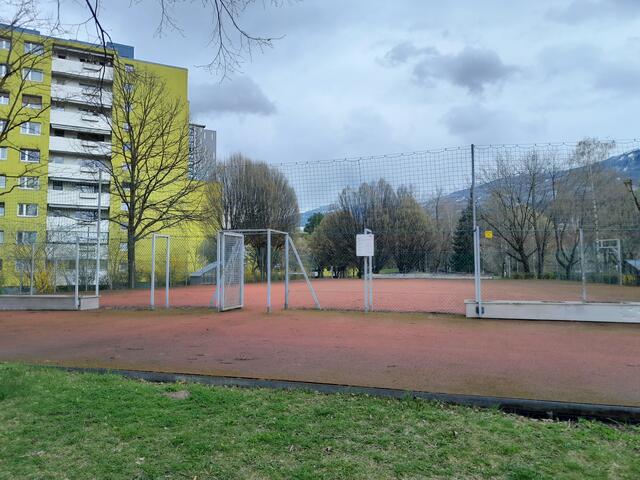 Der Sportplatz im Olympischen Dorf soll saniert werden. | Foto: Depaoli