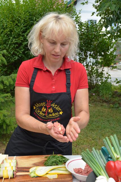 Die Grill-Staatsmeisterin und Seminarbäuerin Christa Eppensteiner aus Marbach an der Kleinen Erlauf hat einige Ernährungs-Tipps auf Lager. | Foto: Roland Mayr