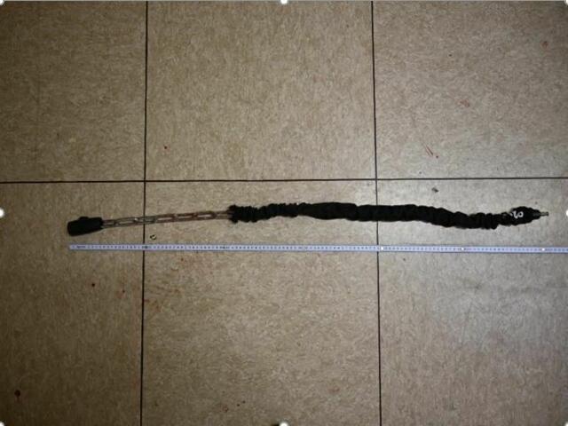 Mit diesem E-Scooter-Schloss soll ein Wohnheimbewohner einen anderen Mann attackiert und verletzt haben. | Foto: LPD Wien