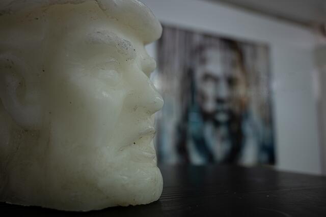 Die Kerzen-Büste eines ehemaligen Präsidenten, der wieder Präsident werden will... | Foto: Fux