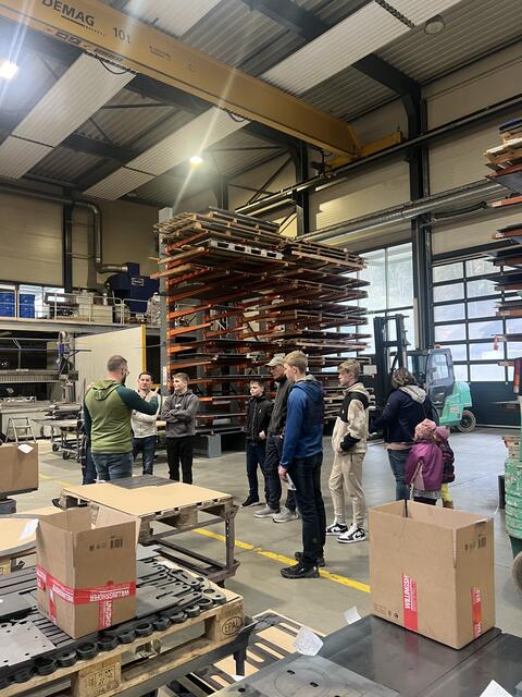 Bei Willingshofer in Gasen konnte man den Betrieb kennenlernen und sich über offene Lehrstellen oder Jobs informieren. | Foto: Willingshofer