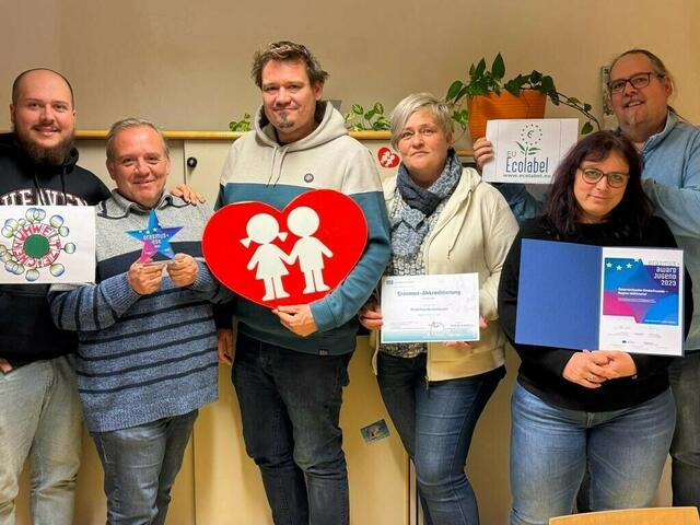 Erasmus-plus-Award für die Kinderfreunde Mühlviertel im Dezember 2023. Mitte: Geschäftsführer Florian Gérard. | Foto: Kinderfreunde Mühlviertel