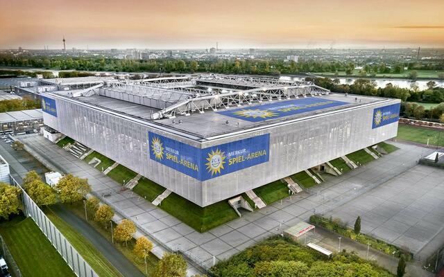 Zum Auftakt der Europameisterschaft 2024 trifft das ÖFB-Team am 17. Juni in Düsseldorf auf Vizeweltmeister Frankreich. Obwohl es sich bei der "Düsseldorf Arena" um das kleinste Stadion der heurigen EM-Endrunde handelt, hat die Multifunktionsarena in ihrer Geschichte schon einige Großevents austragen dürfen. | Foto: D.LIVE GmbH &amp; Co. KG / Peter Weihs