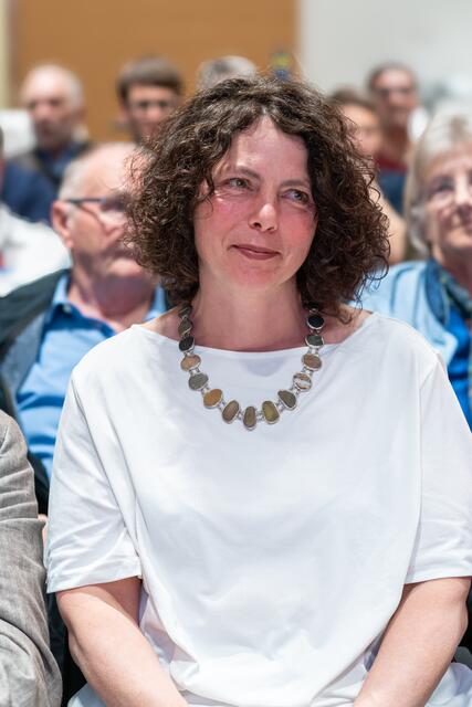 Dagmar Miksche gab einen Einblick in die Umbauarbeiten der Voltigierhalle. | Foto: Johann Zehner
