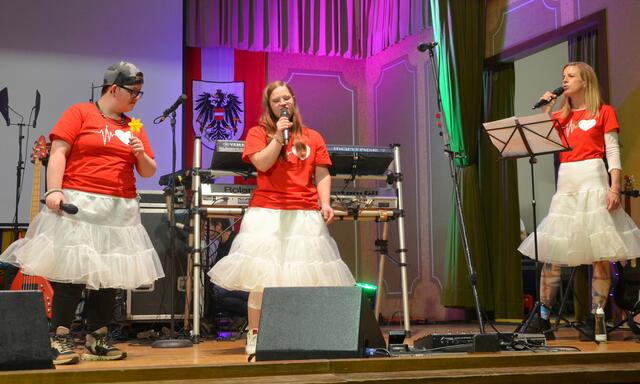 Viktoria, Elena und Gerith