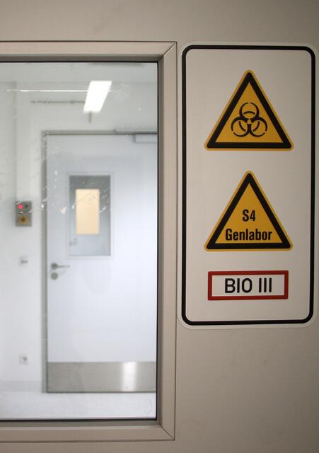 Im Kampf gegen das heimtückische Fieber haben Forscherinnen und Forscher eine wichtige Entdeckung gemacht, die entscheidend für die Prävention und Therapie der Erkrankung sein könnte. (Symbolbild) | Foto: Christian Charisius / dpa / picturedesk.com