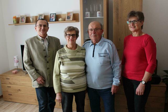 Bgm. Karl Schraml, Anna und Johann Poindl, GR Christa Schuster. | Foto: Marktgemeinde Eggern