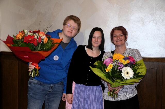 Verdiente Monel-Mitarbeiter: Kerstin, Emely und Bettina