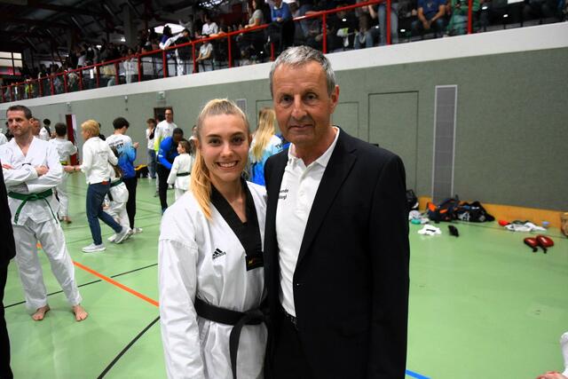 Erfolgsduo – Anna Schneeberger mit Daniel Pirchmoser (Trainer). | Foto: Schwaighofer