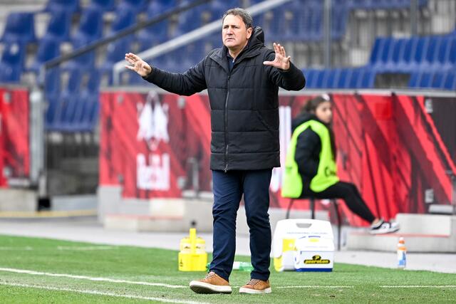 KSV-Chefttrainer Abdulah Ibrakovic will die KSV-Elf zum Sieg "dirigieren". | Foto: GEPA pictures