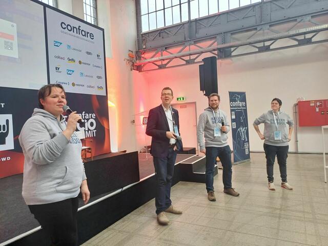 Gemeinsam mit der Hacker School gestalte CoderDojo Wien ein Live-Rollenspiel für agile Software-Entwicklung an die Schulklassen interaktiv teilhaben konnten. | Foto: Confare