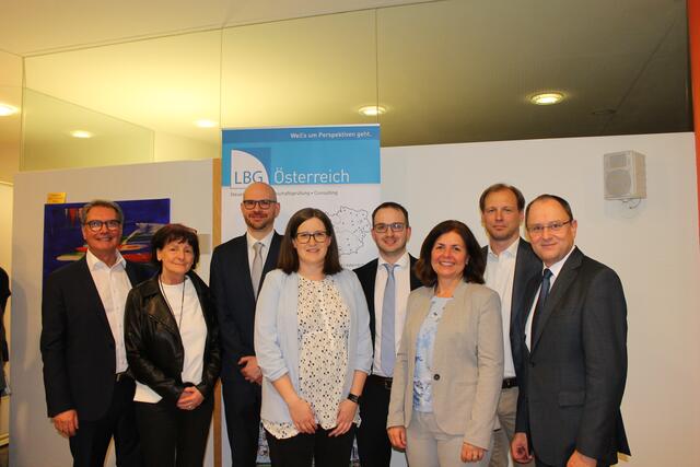Verabschiedung von Helmut Tacho (l.) und Präsentation des Führungs-Trios. | Foto: LBG