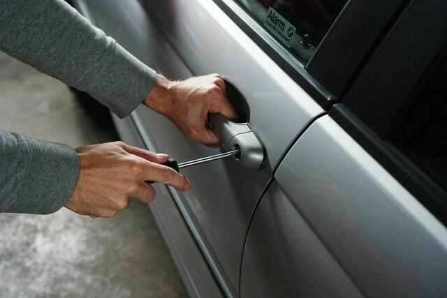 Die Täterschaft entwendete das Auto aus der Tiefgarage eines Mehrparteienhauses in Wörgl. Das Auto war außerdem nicht für den Verkehr zugelassen.  (Symbolfoto) | Foto: Pixabay