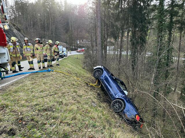 Autoabsturz bei Kufstein | Foto: PI Kufstein