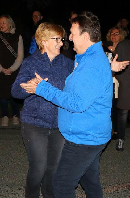 Ein Tänzchen mit Ehefrau Susanne