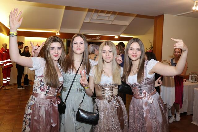 Anna, Lisa, Caro, Sabine aus Schörfling.2JPG | Foto: Helmut Klein