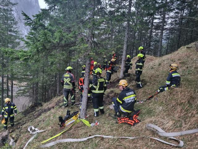 Feuerwehren aus dem Feuerwehrbereich Bruck waren auch bei einem Waldbrand bei Wildalpen im Einsatz. | Foto: FF Kapfenberg-Diemlach
