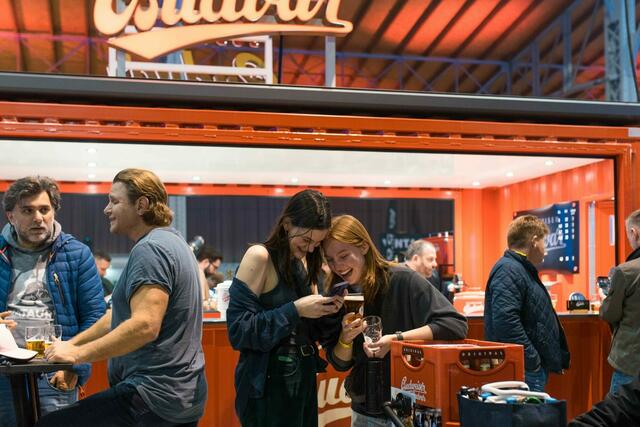 In der Marx Halle wird sich bald wieder durch die feinsten Biere gekostet.  | Foto: Craft Bier Fest/Christoph Adamek