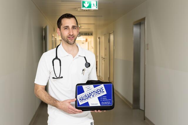 Thomas Urich ist medizinischer Bereichsleiter der Zentralen Ambulanten Erstversorgung (Notaufnahme) am Salzkammergut Klinikum Vöcklabruck.  | Foto: OÖG
