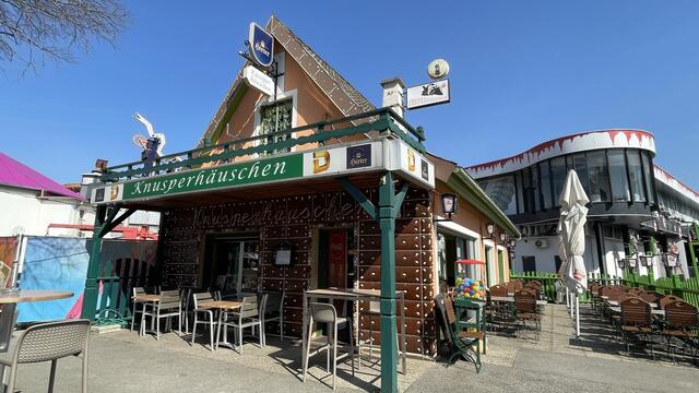 Das Knusperhäuschen erinnert an ein Hexenhaus. Serviert wird traditionelle Wiener Küche. | Foto: Kathrin Klemm/RMW