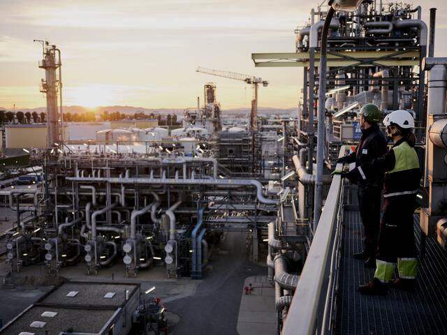 Ein Brand am Gelände der OMV Raffinerie sorgte auch für einen Transportrückgang beim Hafen Wien. Mittlerweile läuft es jedoch wieder. | Foto: OMV Aktiengesellschaft