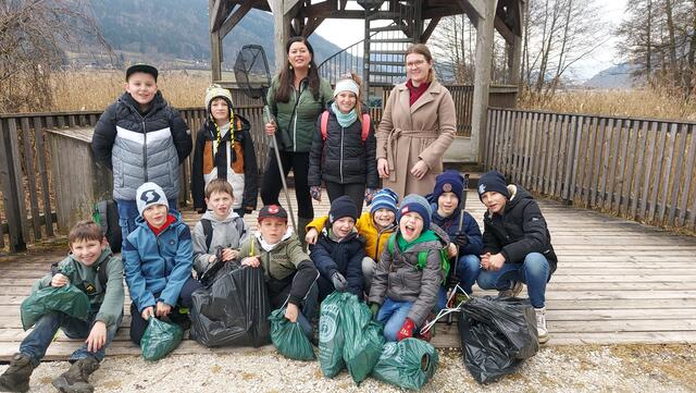Im März sorgten Schüler der 3. und 4. Klasse der Volksschule Steindorf im Bleistätter Moor im Rahmen der Müllsammelaktion für Sauberkeit. | Foto: KEM