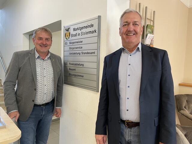 Bürgermeister Hans Lappi (l.) mit seinem Vorgänger Reinhold Höflechner | Foto: Waltraud Fischer
