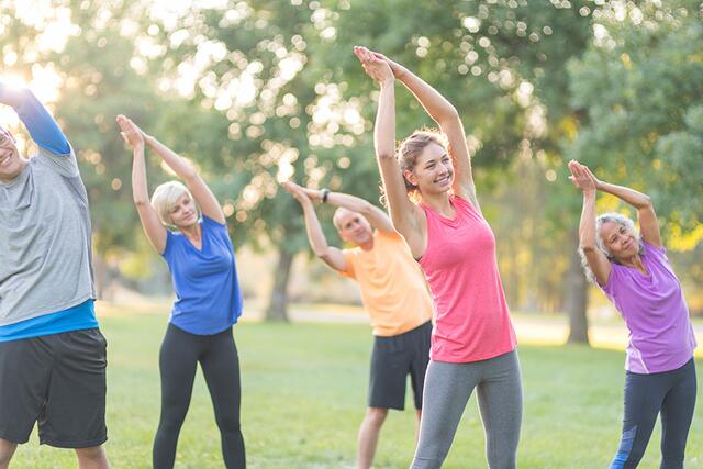 Für die Bewegungsangebote ist keine Anmeldung nötig. | Foto: iStockphoto/FatCamera