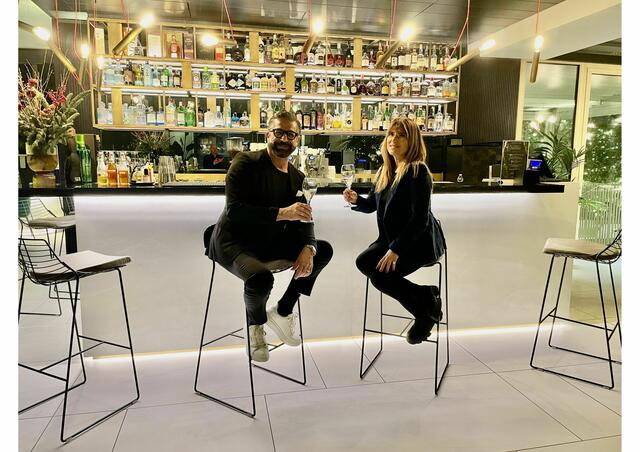 Mauro Maloberti mit Rita Leardini, Inhaberin der Leardini-Group-Hotels.  | Foto: Mauro Maloberti