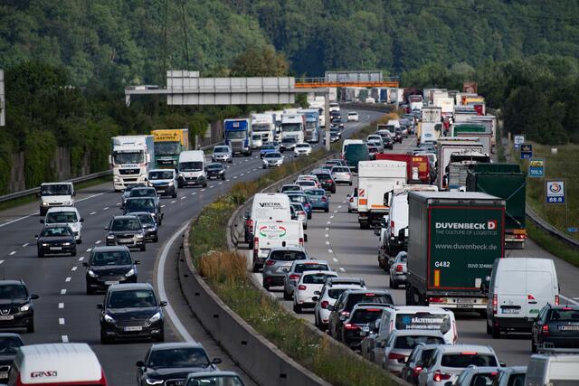 Das Ferienende in acht deutschen Bundesländern, der "Linz-Marathon" und die Dornbirner Messe werden am Wochenende zu Sperren und Staus auf den Straßen sorgen. | Foto: FOTOKERSCHI.AT/Werner Kerschbaummayr