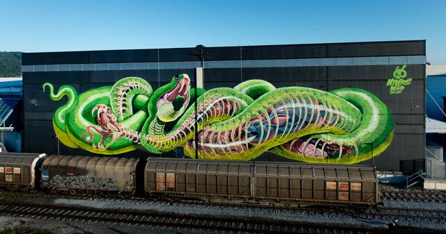 Aktuell ist Nychos „The Translucent Serpent“ auf einer Fläche von knapp 900 Quadratmetern das größte Wandbild im Mural Harbor. | Foto: Christian Boehm