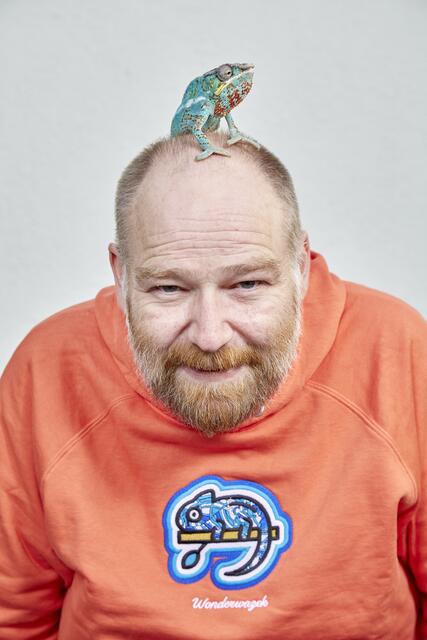 Brigittenauer Designer Jürgen Wazek hat ein Herz für Tiere. | Foto: Lichtbildkultur / Martin Schlager