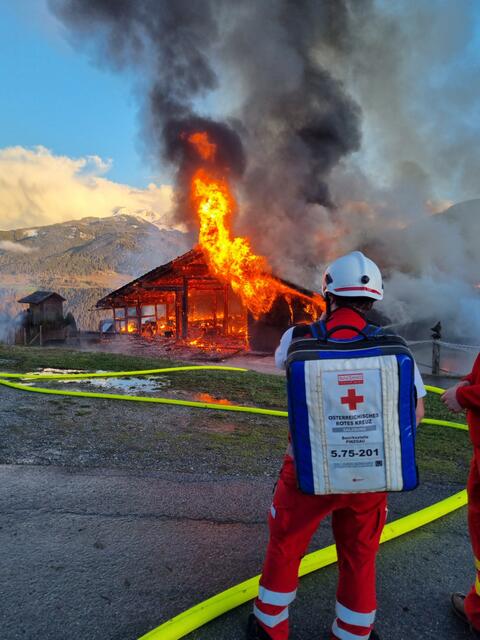 Brand eines Wirtschaftsgebäudes in Taxenbach am 2. April 2024 | Foto: Rotes Kreuz Salzburg
