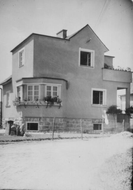 Der Brucknerstraßler Alfred Zellinger, aufgewachsen bei den Großeltern Prangl in der Brucknerstraße 195 (heute Nr. 8) wird am 19. Juni 2024 bei mit seinen weltmännischen „Flaneurgeschichten ...“ im Rahmen von PERGliest im KUZ zu Gast sein und dabei auch über seine Kindheits- und Jugendjahre in Perg anfangs der 1950er-Jahre erzählen. | Foto: Foto: Alfred Zellinger