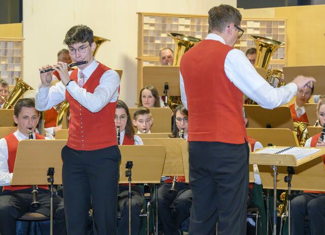 Solist Ulrich Brugger und Stv. Kplm. Philipp Santner jun. | Foto: Peter Bolha