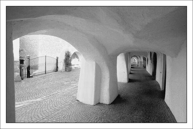 Bild 01: Laubengänge in der Altstadt von Glurns (Südtirol) | Foto: © by Ing. Günter Kramarcsik