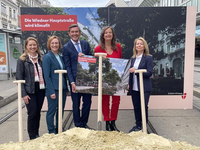 V.l.n.r.: Angelika Pipal-Leixner (Neos), Lea Halbwidl (SPÖ), Peter Hanke, Ulli Sima (beide SPÖ), Wiener Linien-Chefin Alexandra Reinagl. | Foto: Salme Taha Ali Mohamed