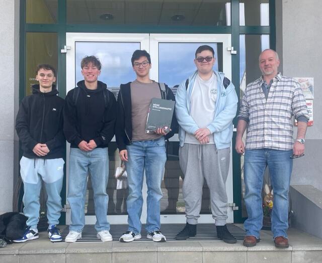 Pauschenwein Patrik, Hammerschmiedt David, Hödl Maximilian, Straub Pauk und Vizebürgermeister Gerhard Hödl | Foto: Gemeinde Sigleß