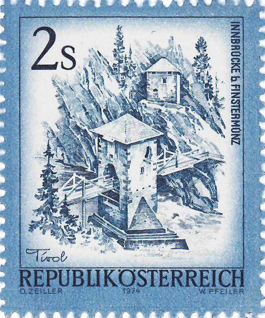 Bild 08: Das Markenbild aus dem Jahr 1974 zeigt die alte Finstermünzer Innbrücke in Tirol. Der Bau einer Straße durch die Enge von Finstermünz wird um 1300 bereits urkundlich erwähnt.  | Foto: © abfotografierte Briefmarke von Ing. Günter Kramarcsik