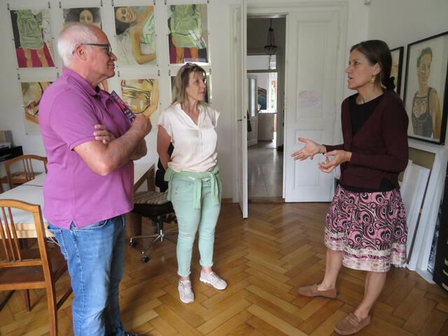 Zu Besuch im Atelier von Susanne Loewit.  | Foto: Helga Madera 