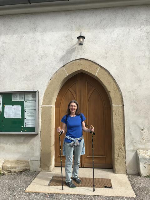 Kirchen, Kapellen, Marterl und Naturdenkmäler wie Bäume sind Anlass zum Innehalten und Reflektieren.