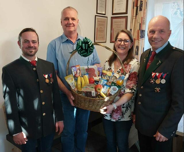Foto von links: Subkassier Dominik Gruber, Kamerad Richard und Gattin Elke Pacher, Obmann-Stv. Franz Feiel | Foto: Kameradschaft Ramingstein