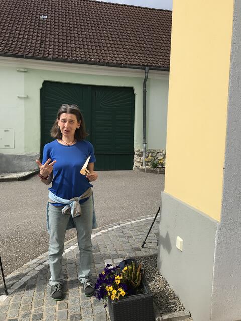 Immer wieder hat Hermi Scharinger Impulstexte und Lieder parat, um das Thema Abschied besser annehmen zu können.