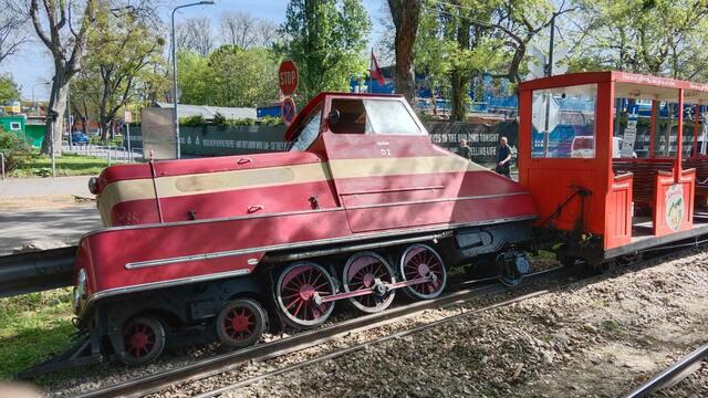 Gefundene Gegenstände im Gleisbereich legen nahe, dass es sich um Sabotage handeln könnte. | Foto: Lilis Welt GmbH