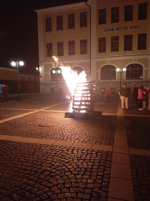 Auch der Wind tat der guten Stimmung letztlich keinen Abbruch – das Osterfreuer konnte entzündet werden. | Foto: Pfadfinder Bad Ischl