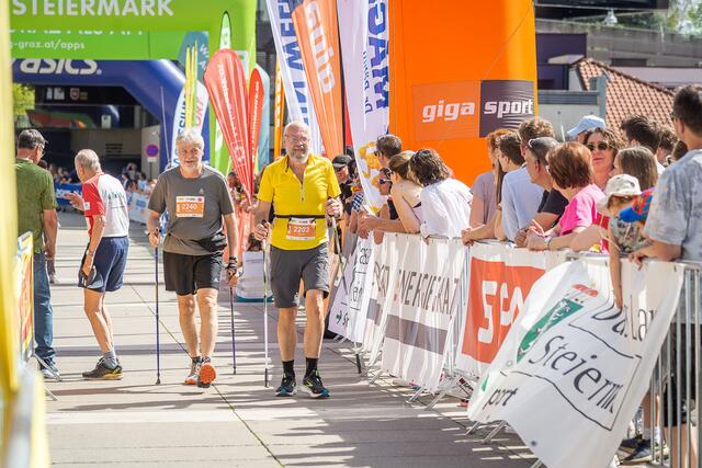 Alle sportlichen Kategorien, alle Altersklassen waren mit begeistert auf der Strecke ausgehend vom Karmeliterplatz Richtung Wirtschaftskammer über die Uni und wieder retour. | Foto: RegionalMedien/Newfish