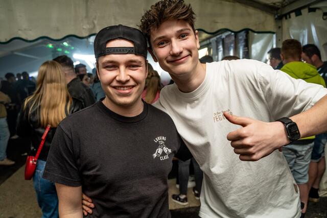 Elias und Josef in bester Feierlaune | Foto: Florian Kronawitter/zema-medien.de