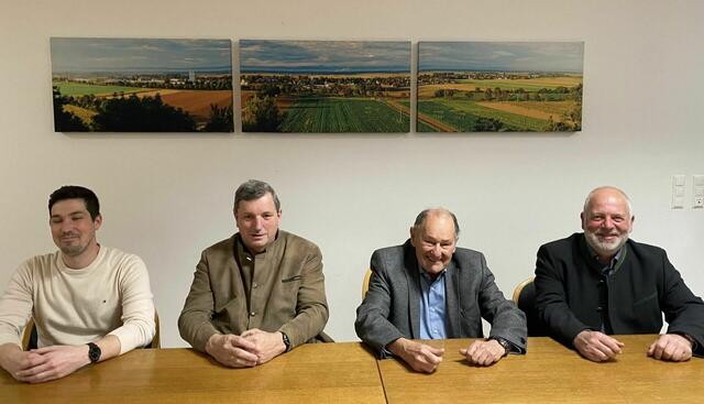Daniel Handlsberger, Alfred Grand, Alois Detter und Michael Graf wurden als neue Gemeinderräte angelobt. | Foto: Marktgemeinde Absdorf